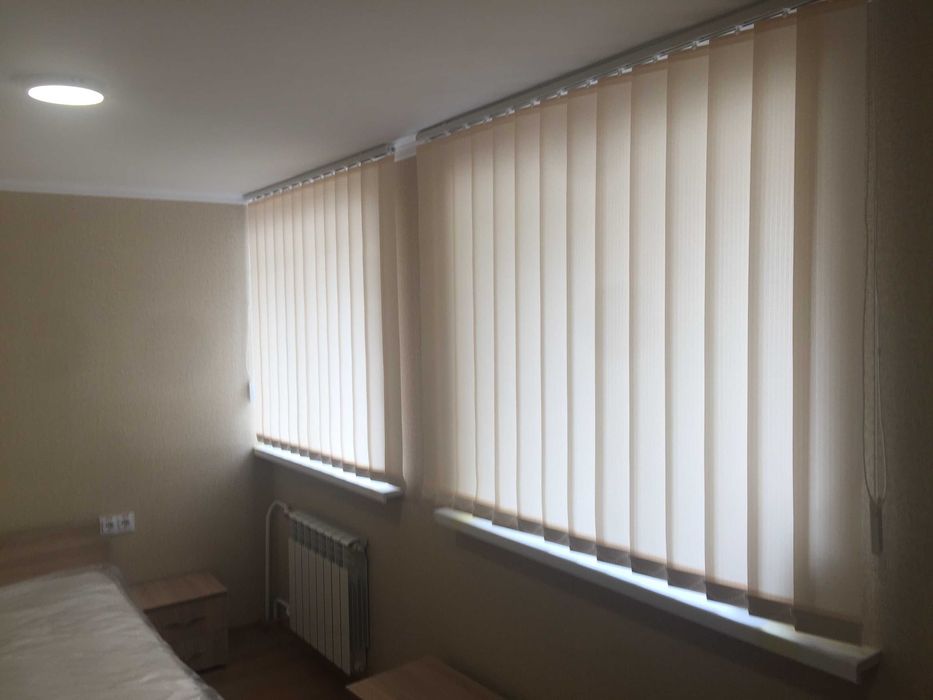 Римські штори, Ролетки тканинні, система День ніч, Вертикальні