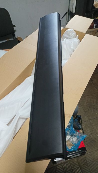 Накладка правой передной двери оригинал