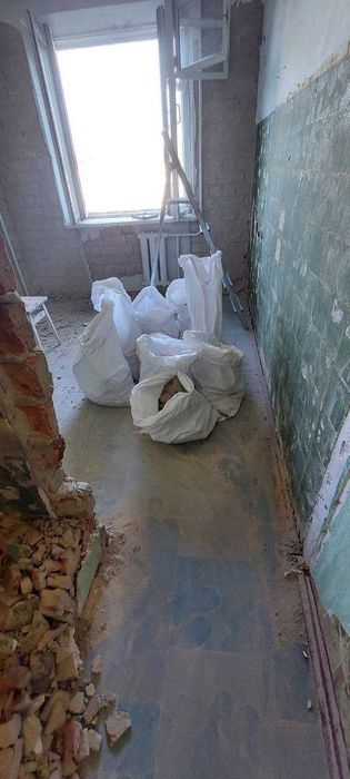 БУТ віддам даром у мішках