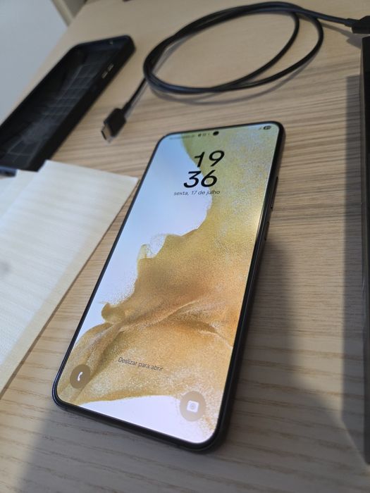 Samsung S22 + 256GB