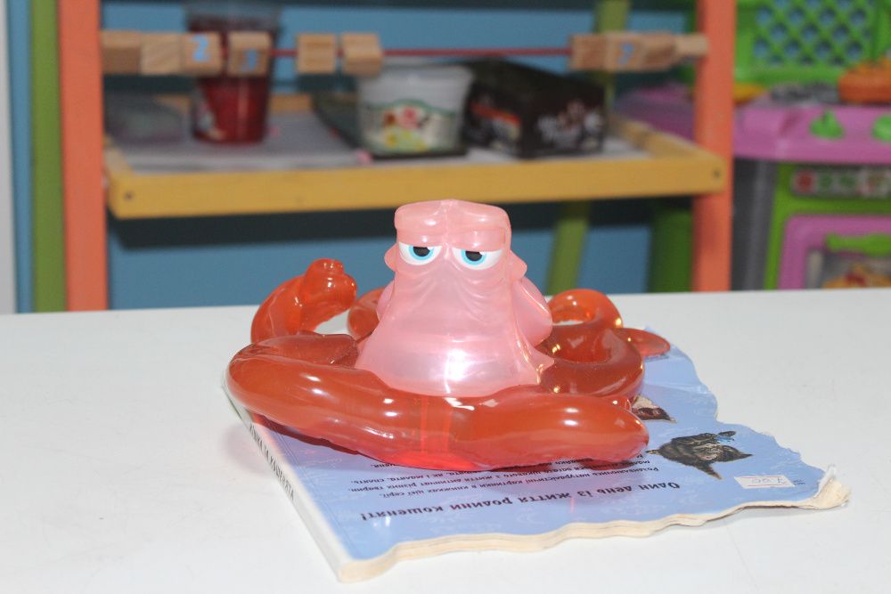 Восьминіг Хенк "У пошуках Дорі" Дісней Бандай Dory Disney Bandai