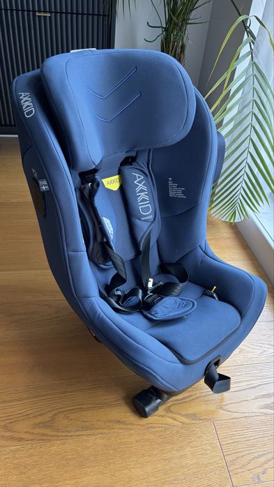 Fotelik samochodowy Axkid Minikid 4 glacier Blue rwf test plus do 36 kg tylem