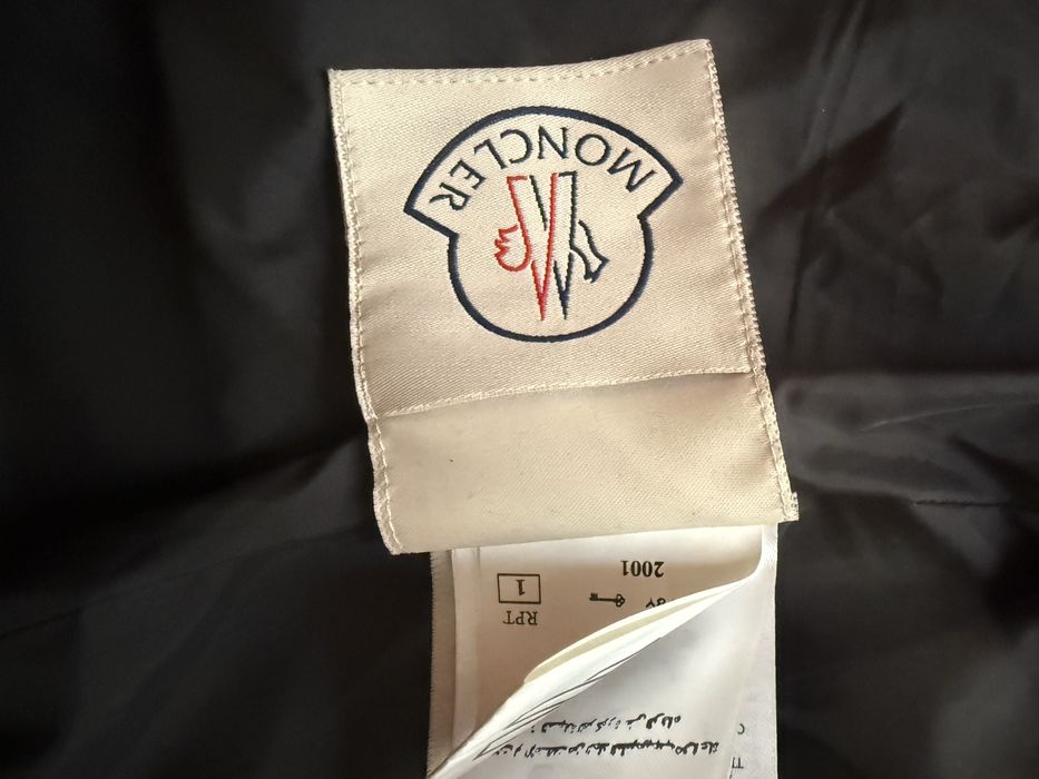 Wiatrówka z kapturem Moncler XS, stan bdb