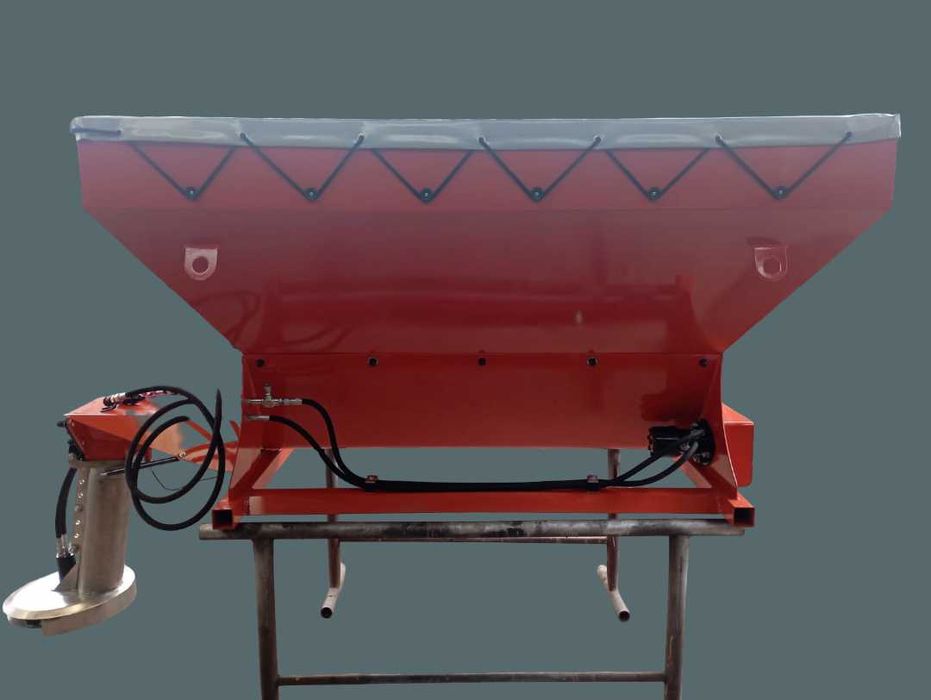 Piaskarka Posypywarka Solarka do piasku 1.5 m3 Nowa Producent TILMET