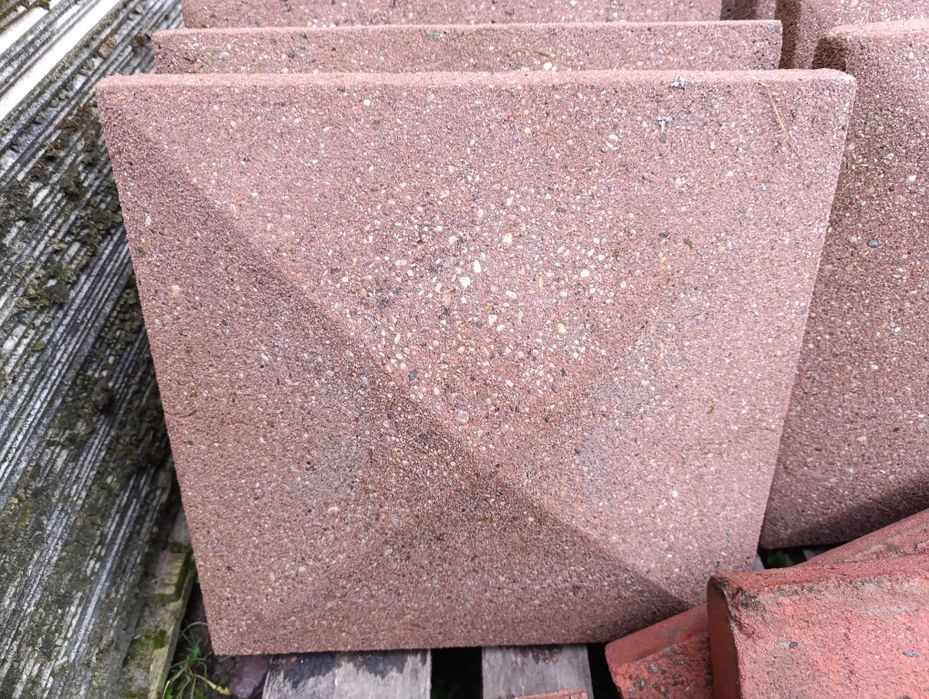 Daszek ogrodzeniowy betonowy