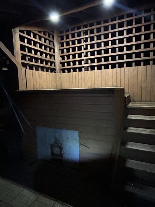 Сдаеться баня на дровах с чаном, есть генератор