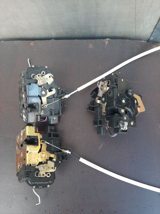 Дверні ручки,замки ауді а6 с5