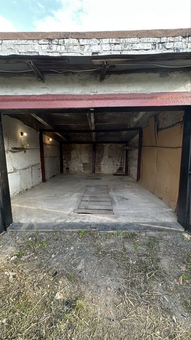 РОЗСТРОЧКА. ГК 14, Кірово, криша зроблена, світло, підівал, яма