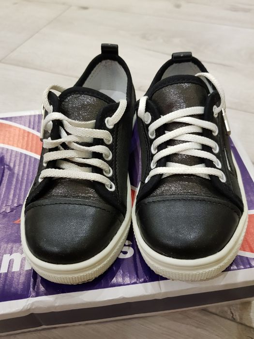 Продам мокасины, кеды для девочки