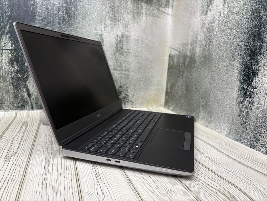 Dell Precision 7560|i9-11950H|32GB RAM|SSD 1 TB|Quadro RTX A4000 8GB