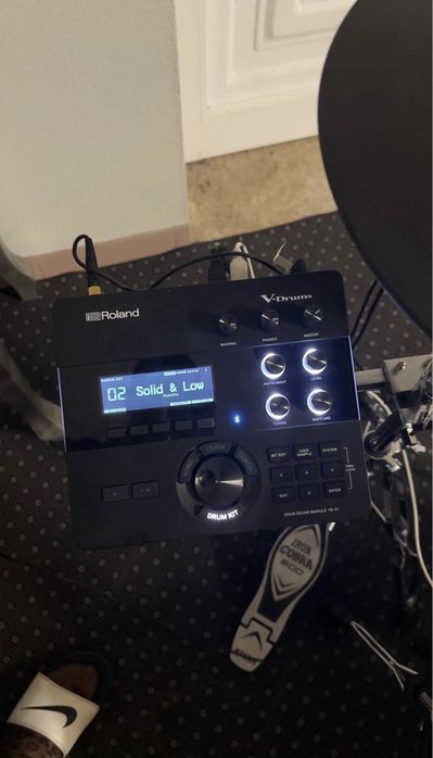 Roland VAD-504 E-Drums + Hardware
