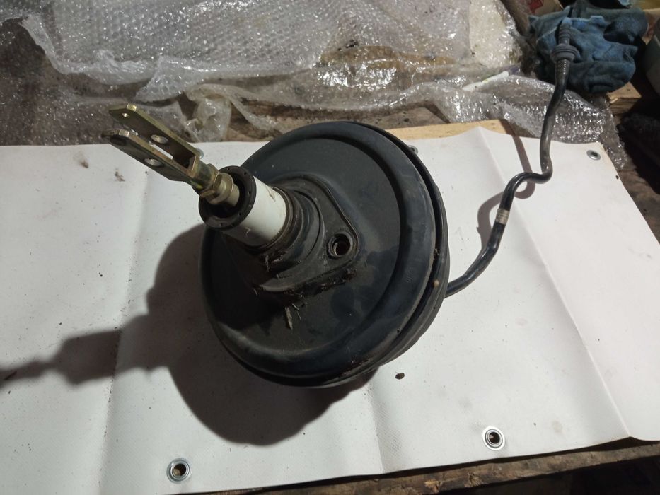 Вакуумний підсилювач гальм Audi A8 1994-2002 2.5TDI Lucas 4D0612105A