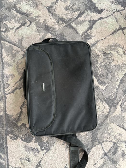 Torba na laptopa okolo 16 cali