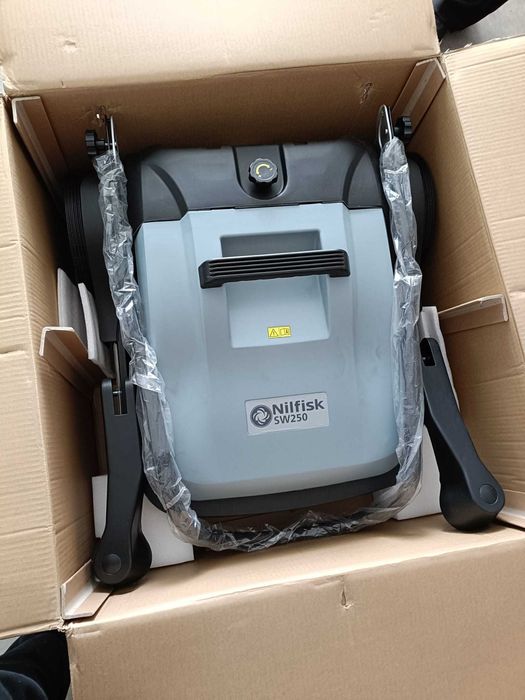 Varredora Nilfisk SW250 NOVA