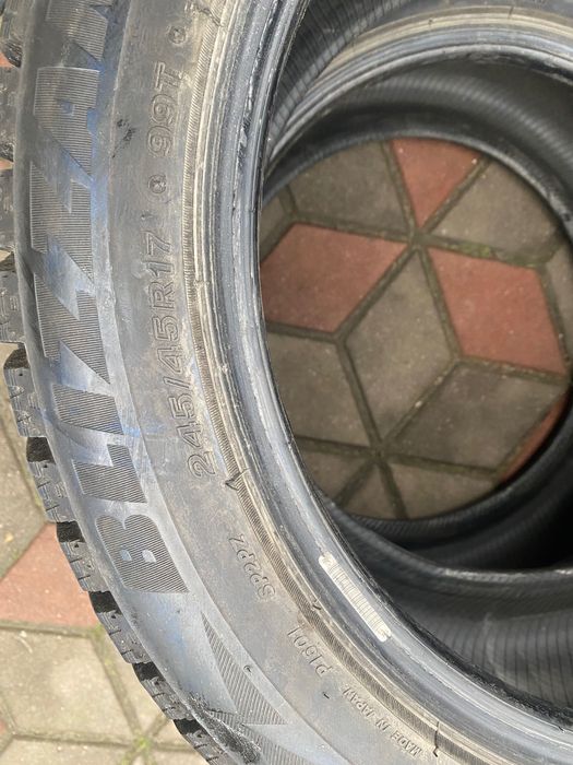 Bridgestone Blizzak Spike-02 245/45 R17 99T XL (шип)