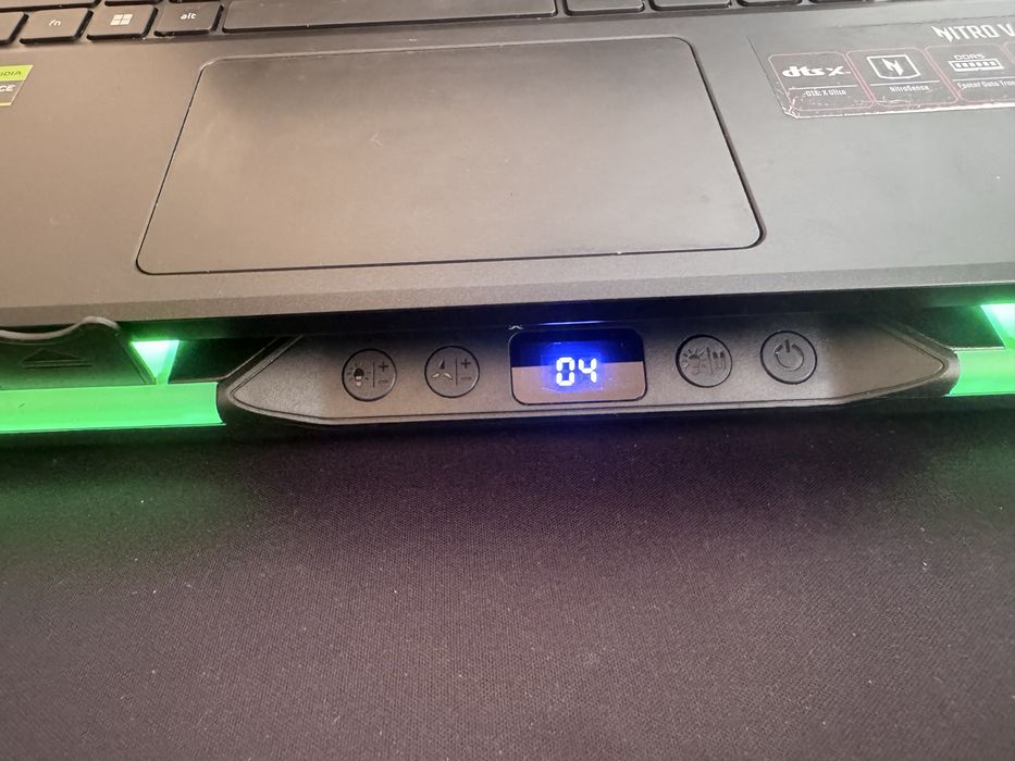 Acer Nitro V 15 – Ryzen 5 / RTX 2050 / 16 GB RAM / 512 GB SSD / 144 Hz