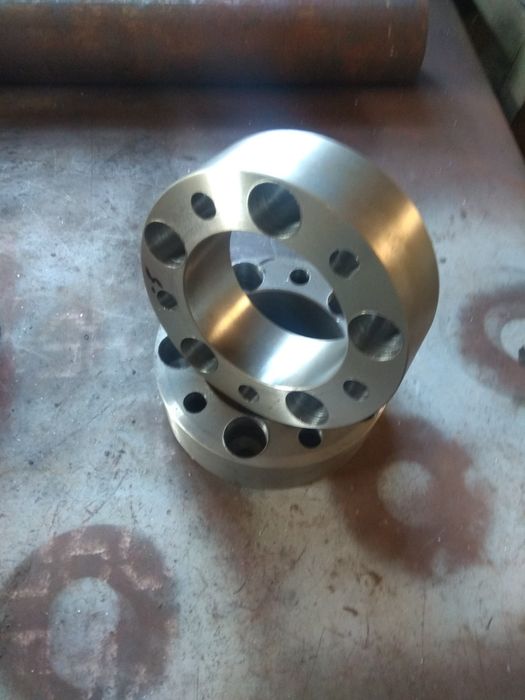 Проставки  на УАЗ  Сузуки Ниссан для выноса колес