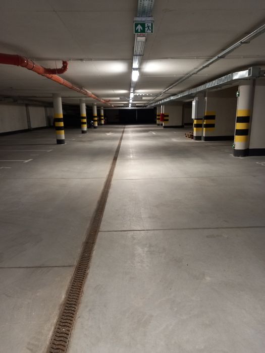 Sprzedam miejsce postojowe na ul.  depowej