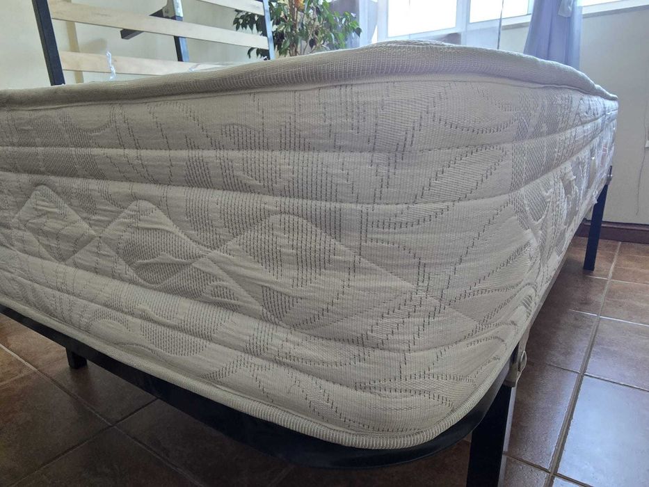 Estrado cama solteiro com colchao