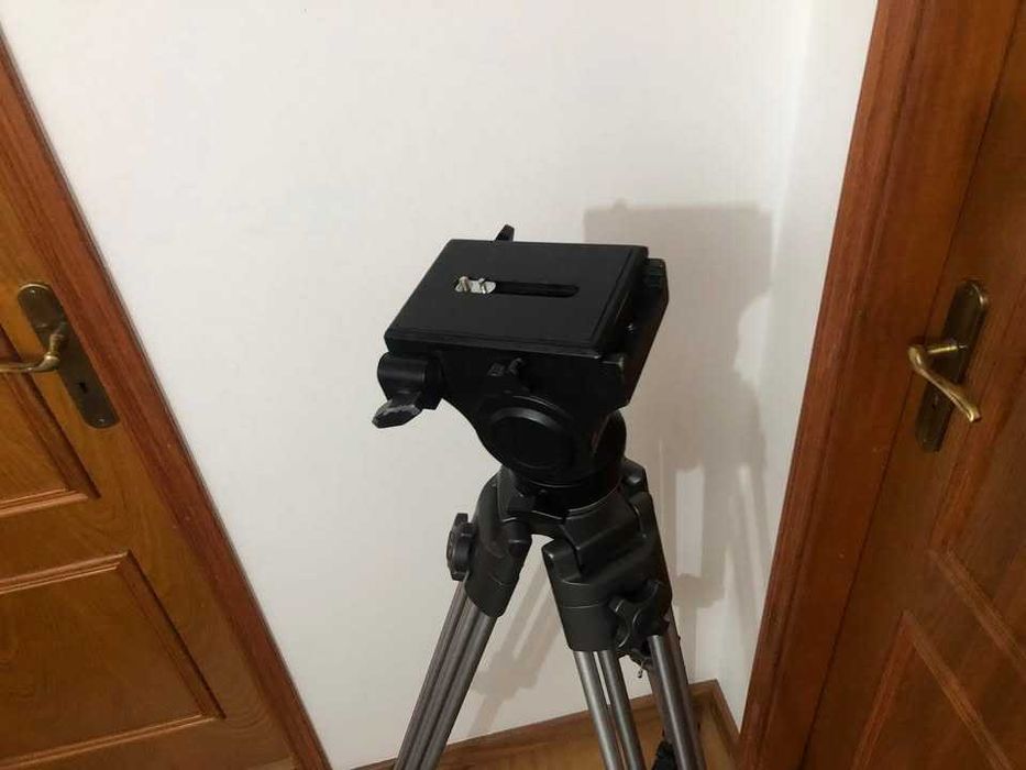 TRIPÉ - profissional para filmagens exigentes