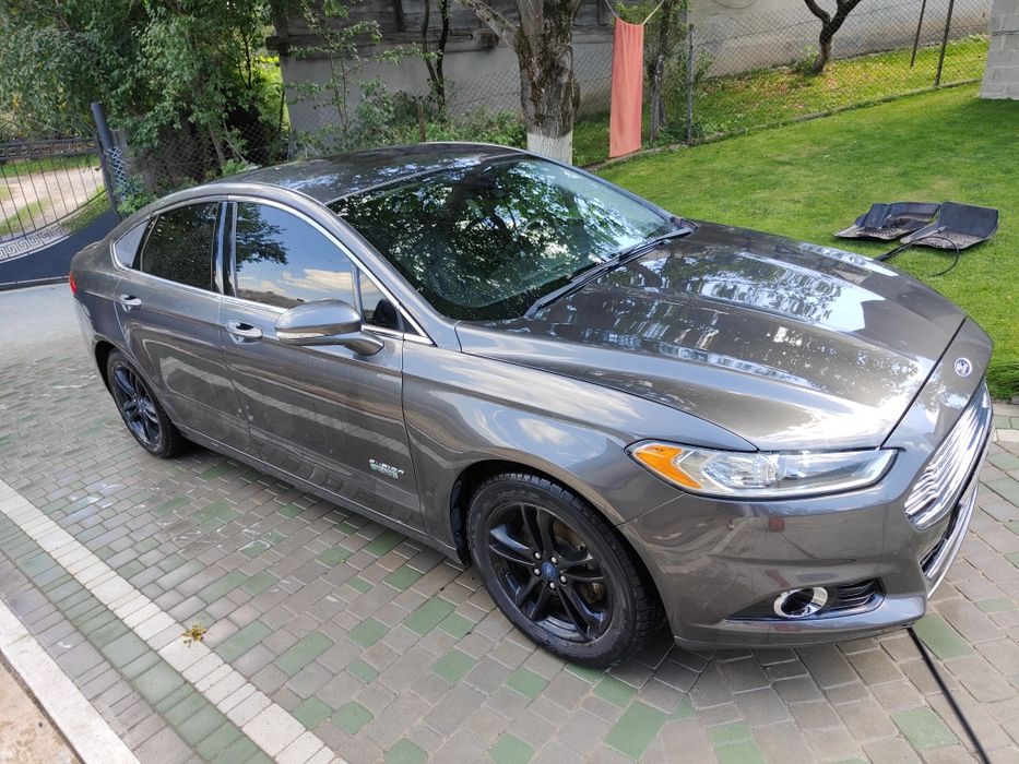 Ford fusion hybrid