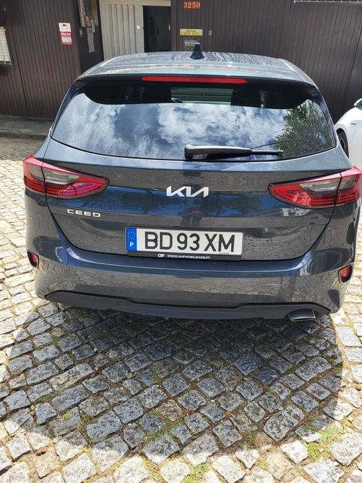 Carro Kia Ceed de 2023 (como novo)