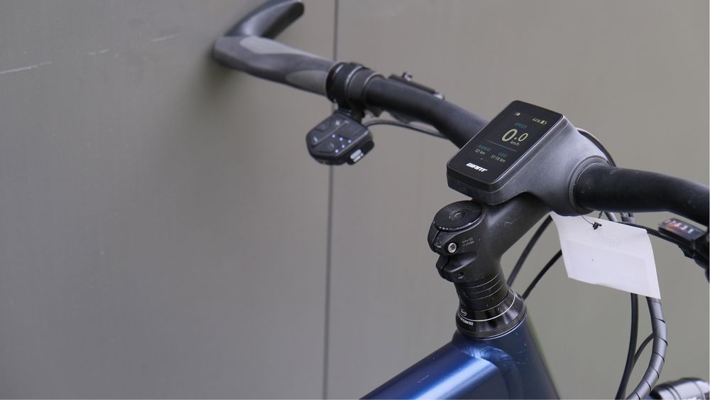 Електровелосипед міський Giant Explore blue