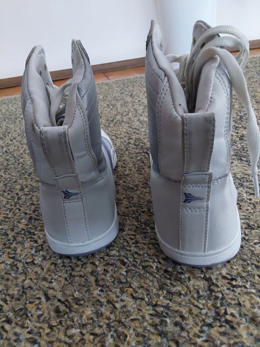 Buty białe  Diverse