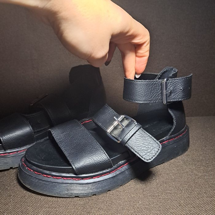 Шкіряні сандалі чорні