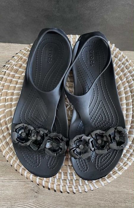 Crocs sandały Serena Embellish Black W9 39/40