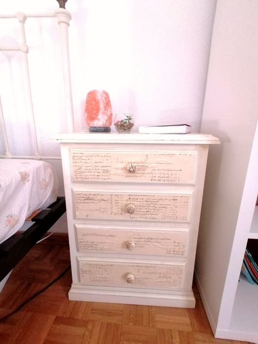 Quarto vintage menina