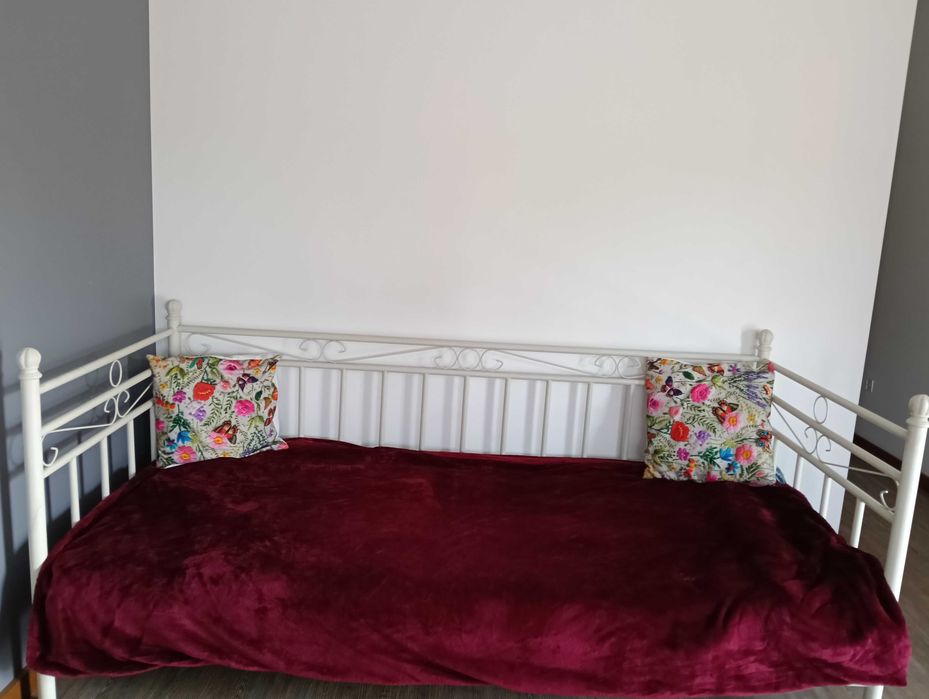Cama de ferro branca