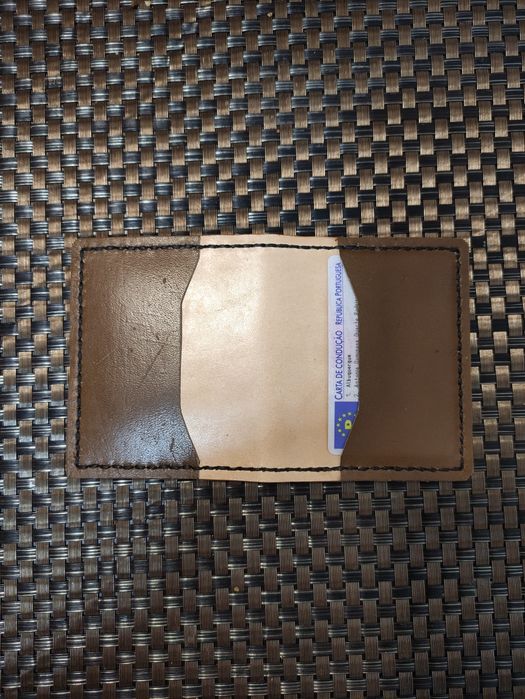 Carteira para cartões.
Feita por mim totalmente em papel genuína.
Faço
