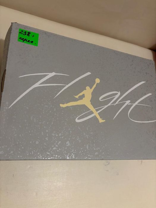 Air Jordan 4 Retro SE