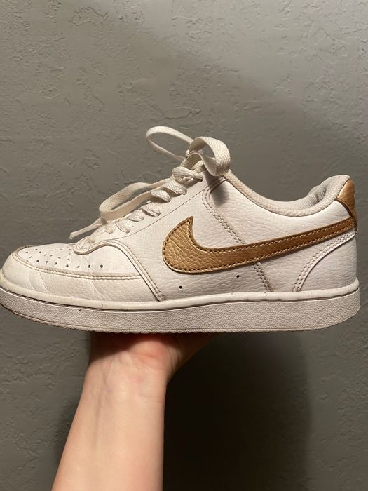 Кросівки Nike 38