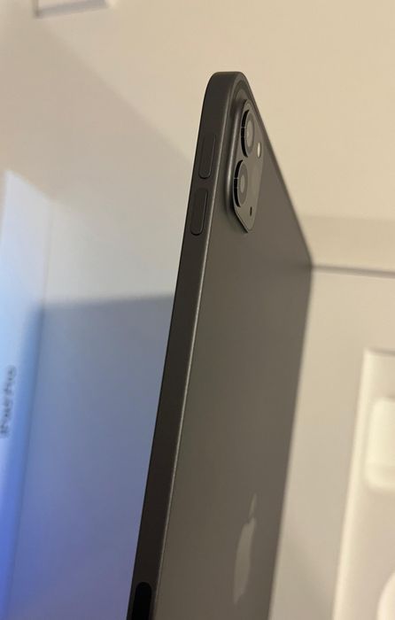 iPad Pro 11" (3ª geração, Wi-Fi, 256GB) + Apple Pencil (2ª geração)