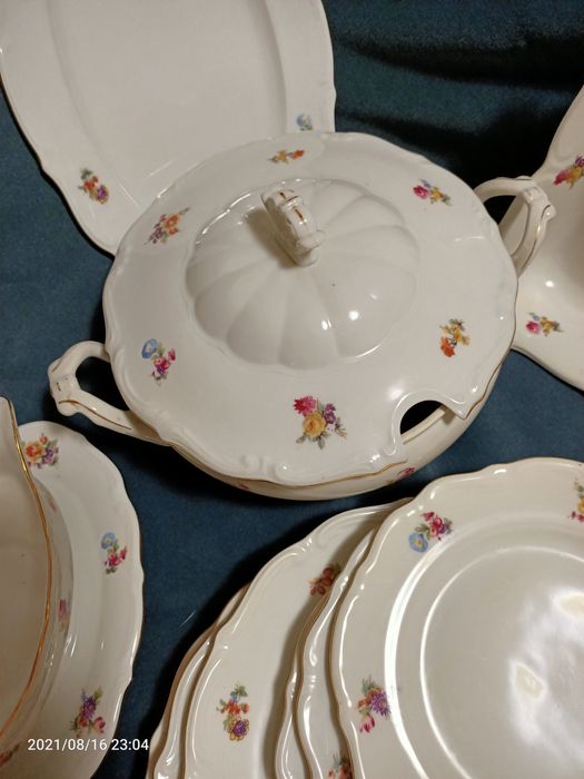 Продам винтажный сервиз .