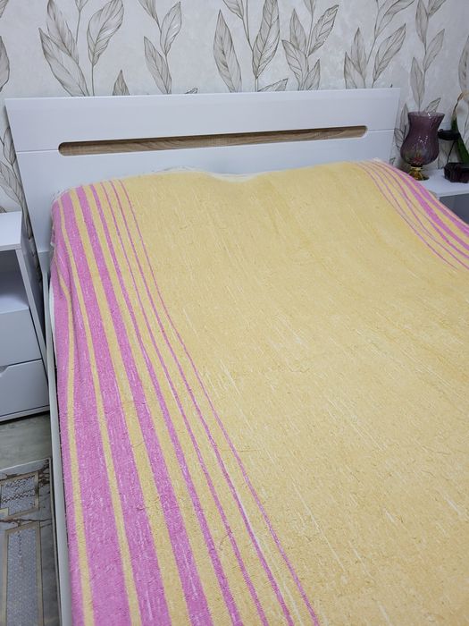 Махрові простирадла 1,5-спальні по 200 грн.