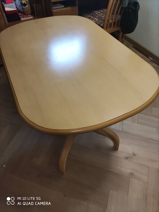 Stół z drewna bukowego