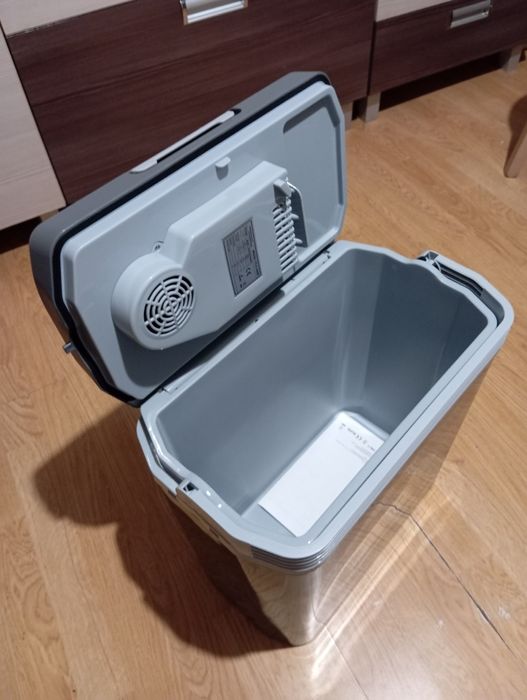 Lodówka turystyczna 24 l funkcja grzania