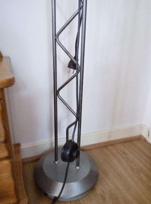 Candeeiro de pé design