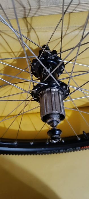 Koła rowerowe marki Alexrims wraz z oponami Schwalbe r 29c