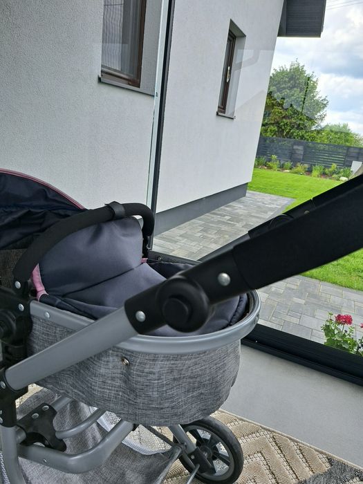 Sprzedam wózek dla lalek . Odbiór tylko własny.