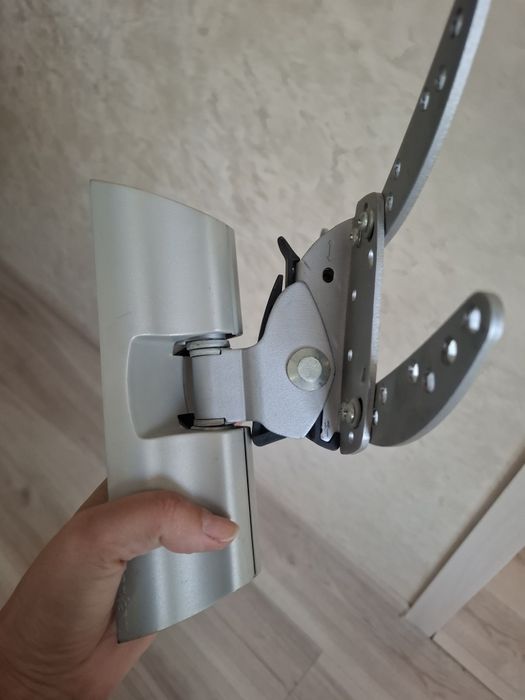 Кронштейн для телевизора