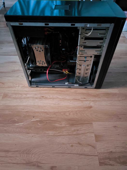 Komputer stacjonarny AMD Phenom II X4, AMD Radeon R9 270X