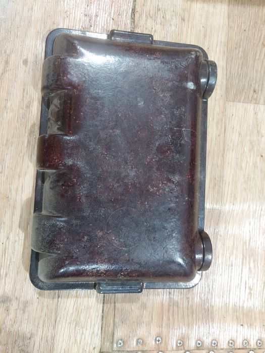 Крышка аккумулятора