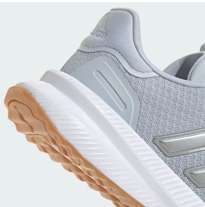 Кросівки жіночі Adidas