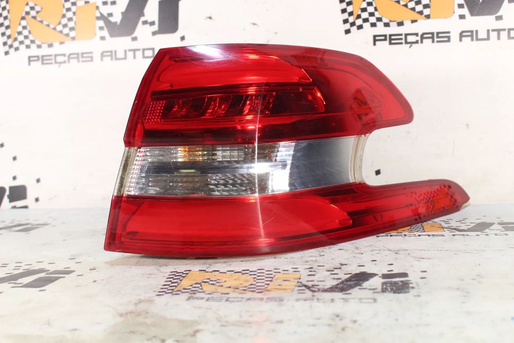Farolim direito PEUGEOT 308 SW II
