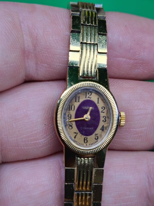 Продам винтажные женские часы ЧАЙКА.