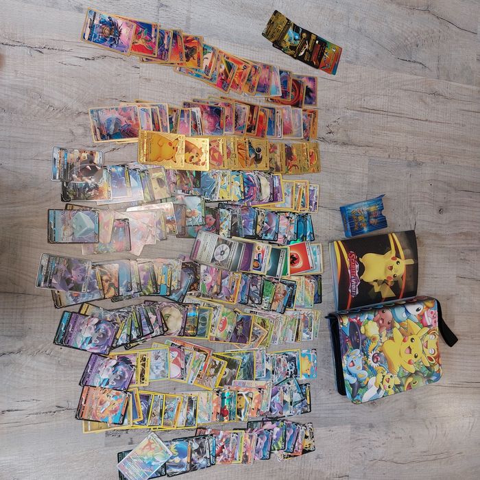 Albumy Pokemon 2szt, kary ponad 300szt: złote, srebre, czarne, kolorow
